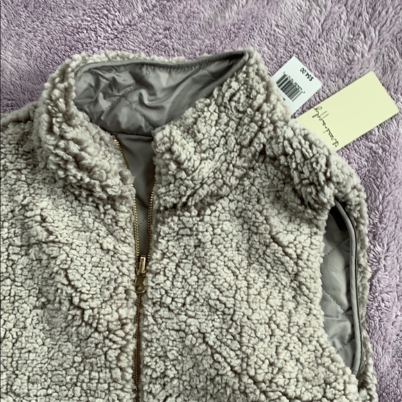 Fuzzy Vest - Picture 2 of 4